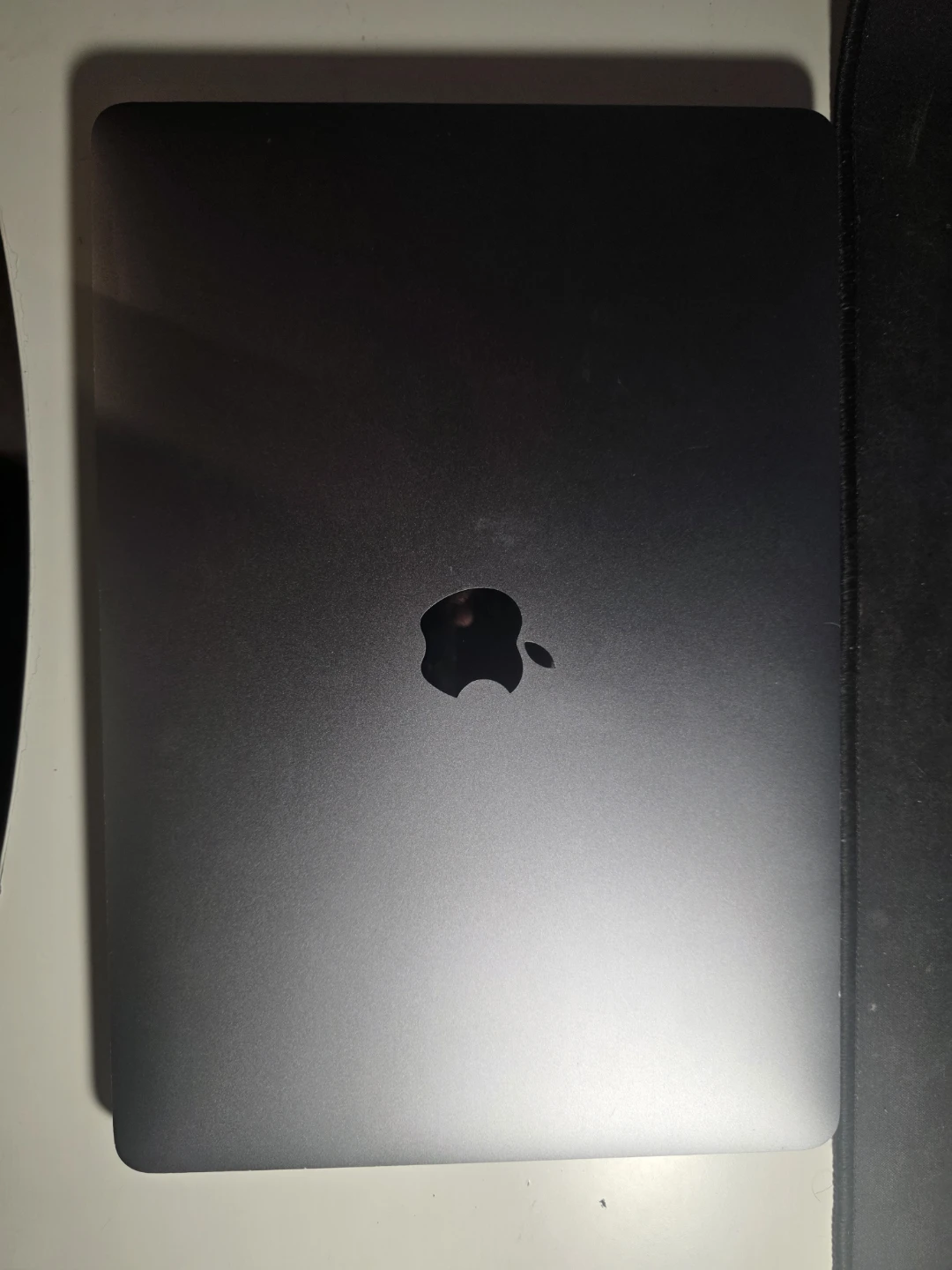 M2 Pro MacBook 13-Inch Touch Bar Mint Condition - photo 2