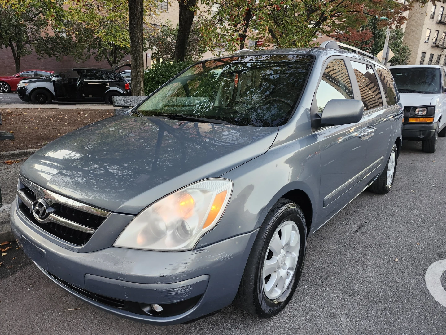 2007 Hyundai Entourage Minivan