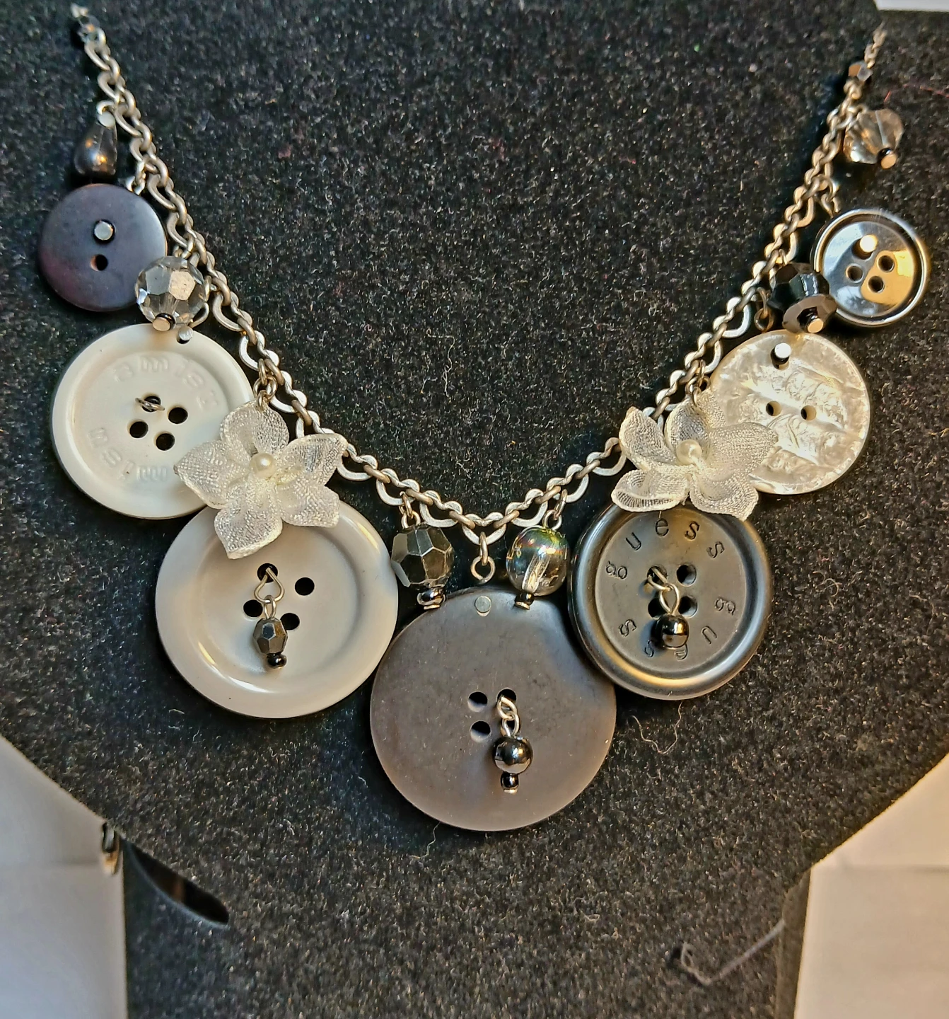 Button statement necklace - photo 5
