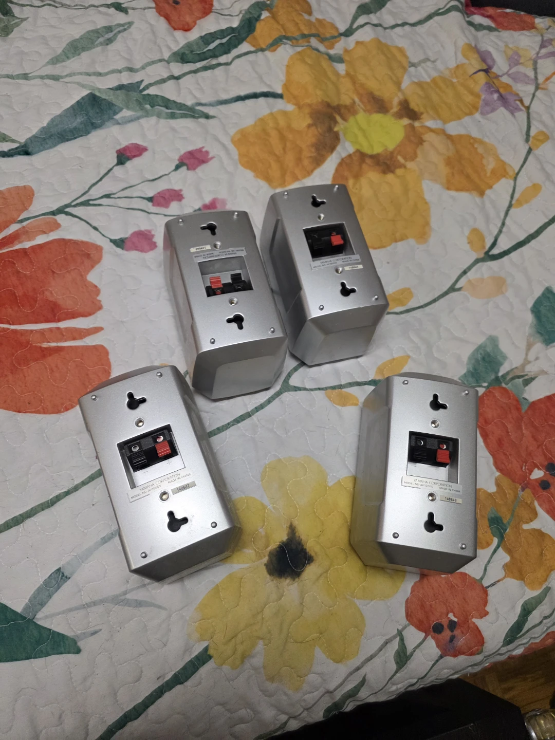 Set of 4 Yamaha AP1500S Speakers