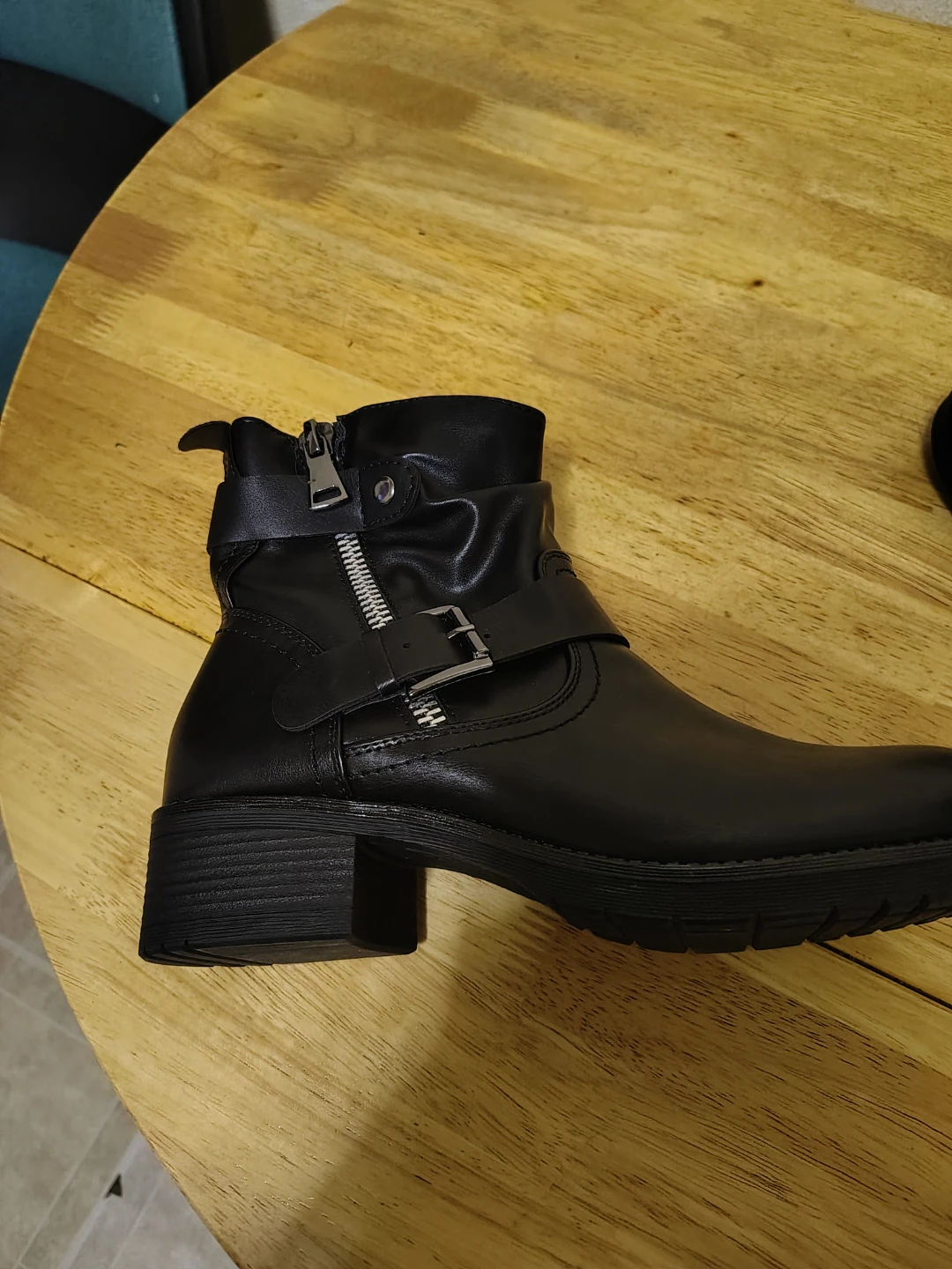 Black ankle boots size 8W - photo 3