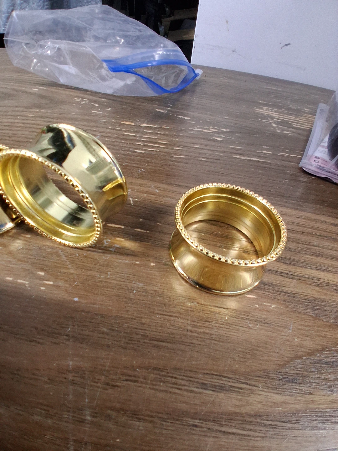 Set of 4 Gold Tone Napkin Rings - photo 3