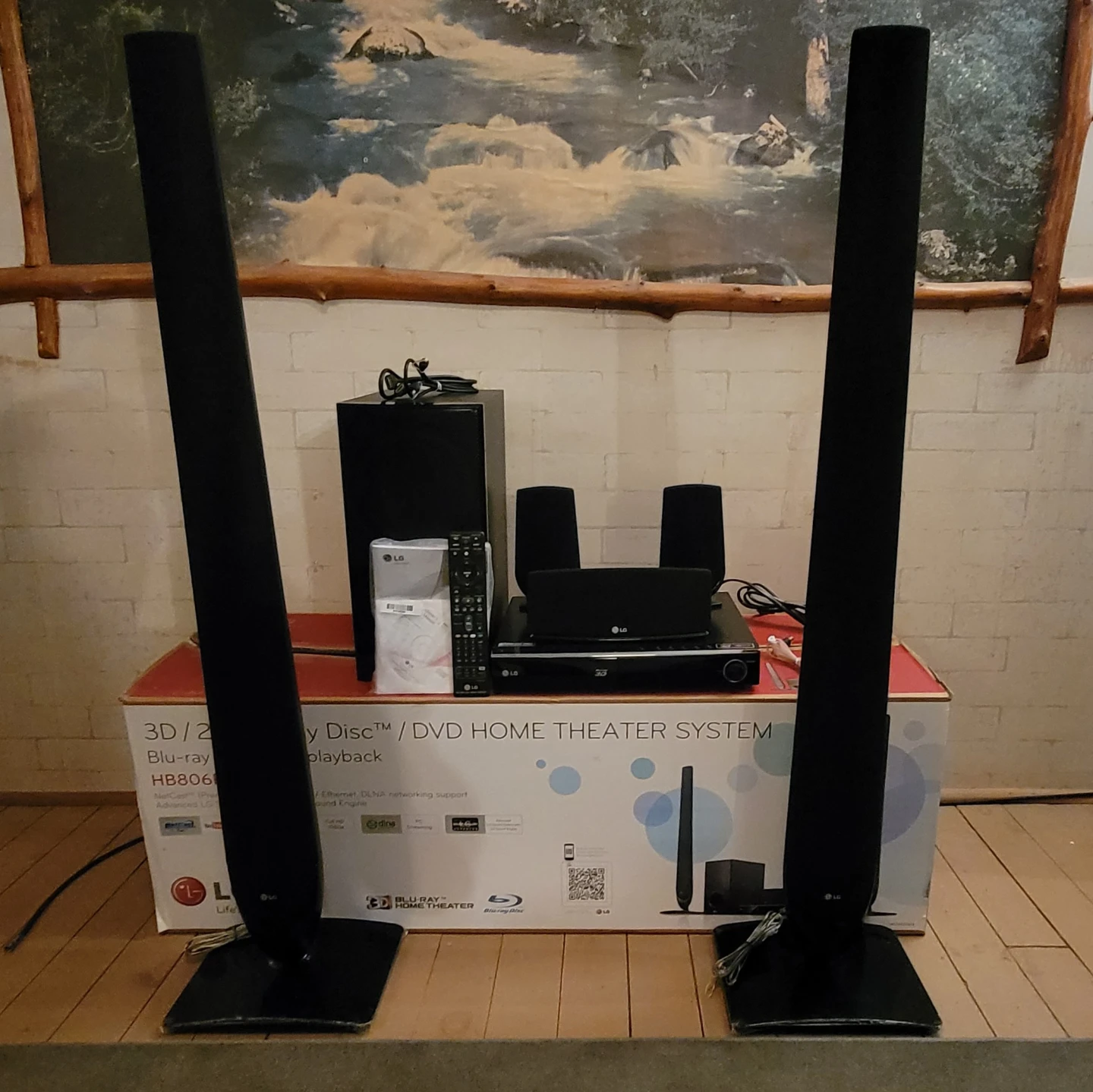 LG HB806PH 3D Blu-ray DVD Home Theater System