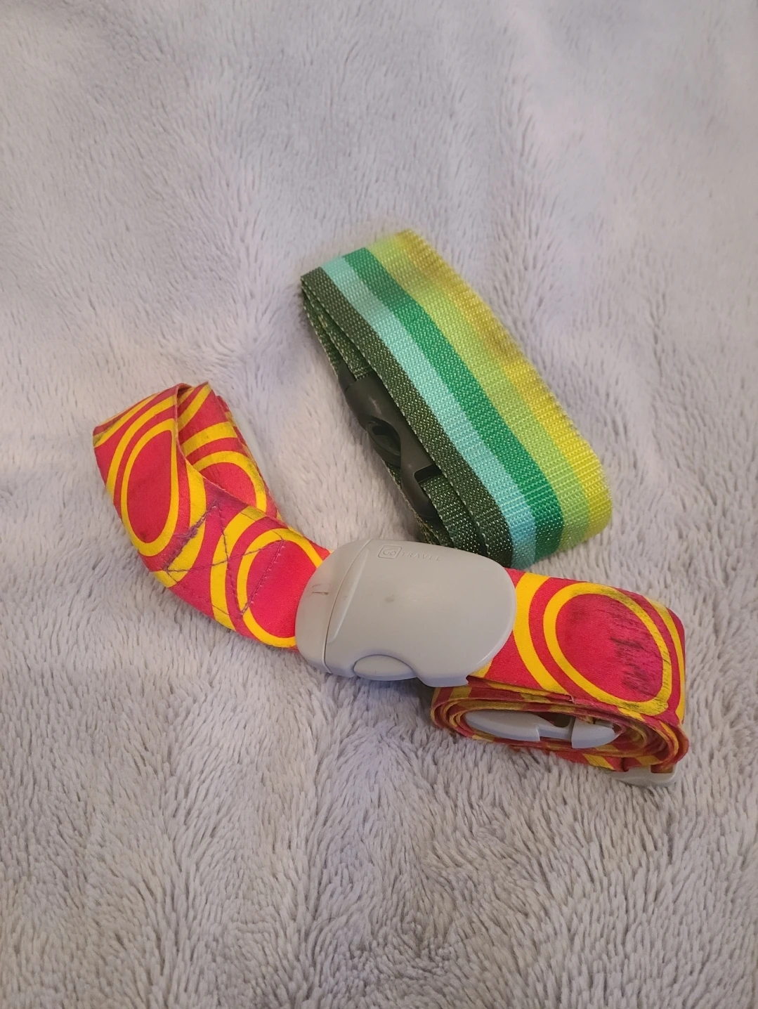 3  Travel luggage straps