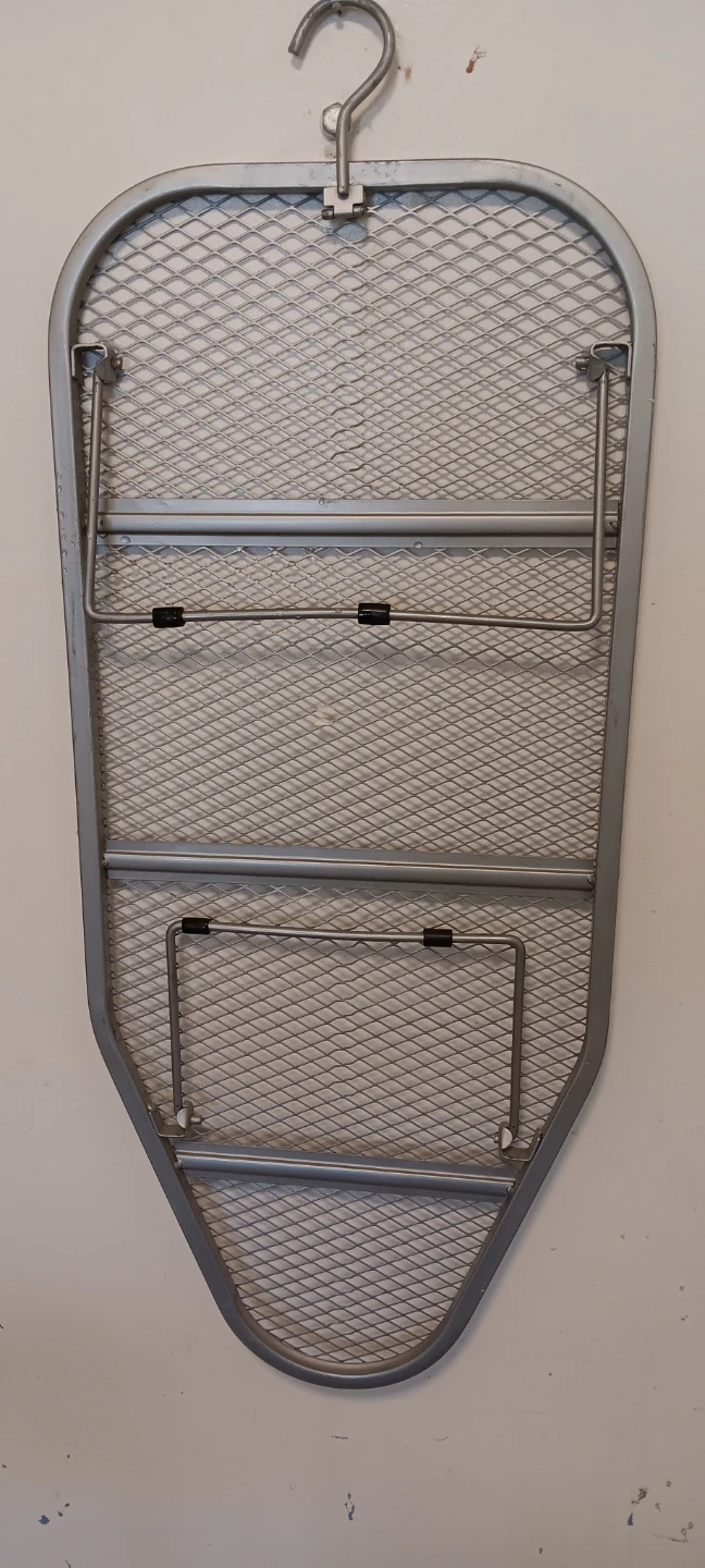 Small Wall-Mountable Ironing Board - photo 2