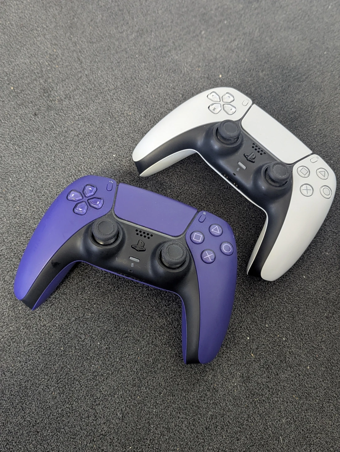 PlayStation 5 slim 1TB with 2 controllers and games - photo 2