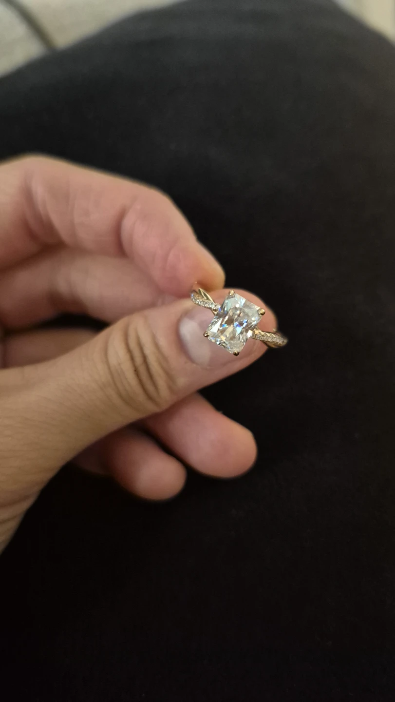 S925 2 ct Moissanite Radiant Cut Ring size 5