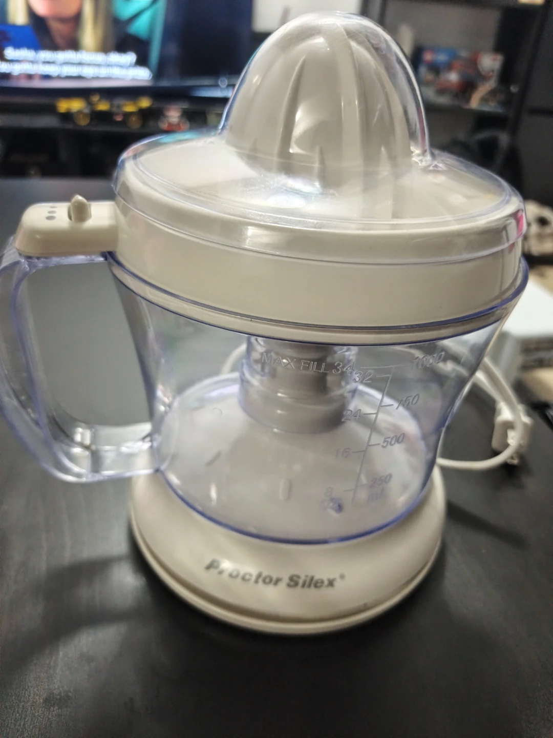 Proctor Silex 200W Hand Mixer and Citrus Juicer - photo 3