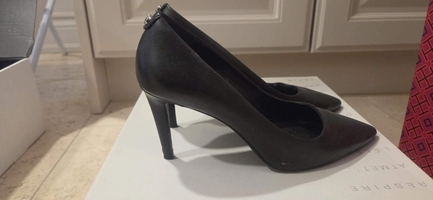 Michael Kors Black Pointed Heels - photo 3