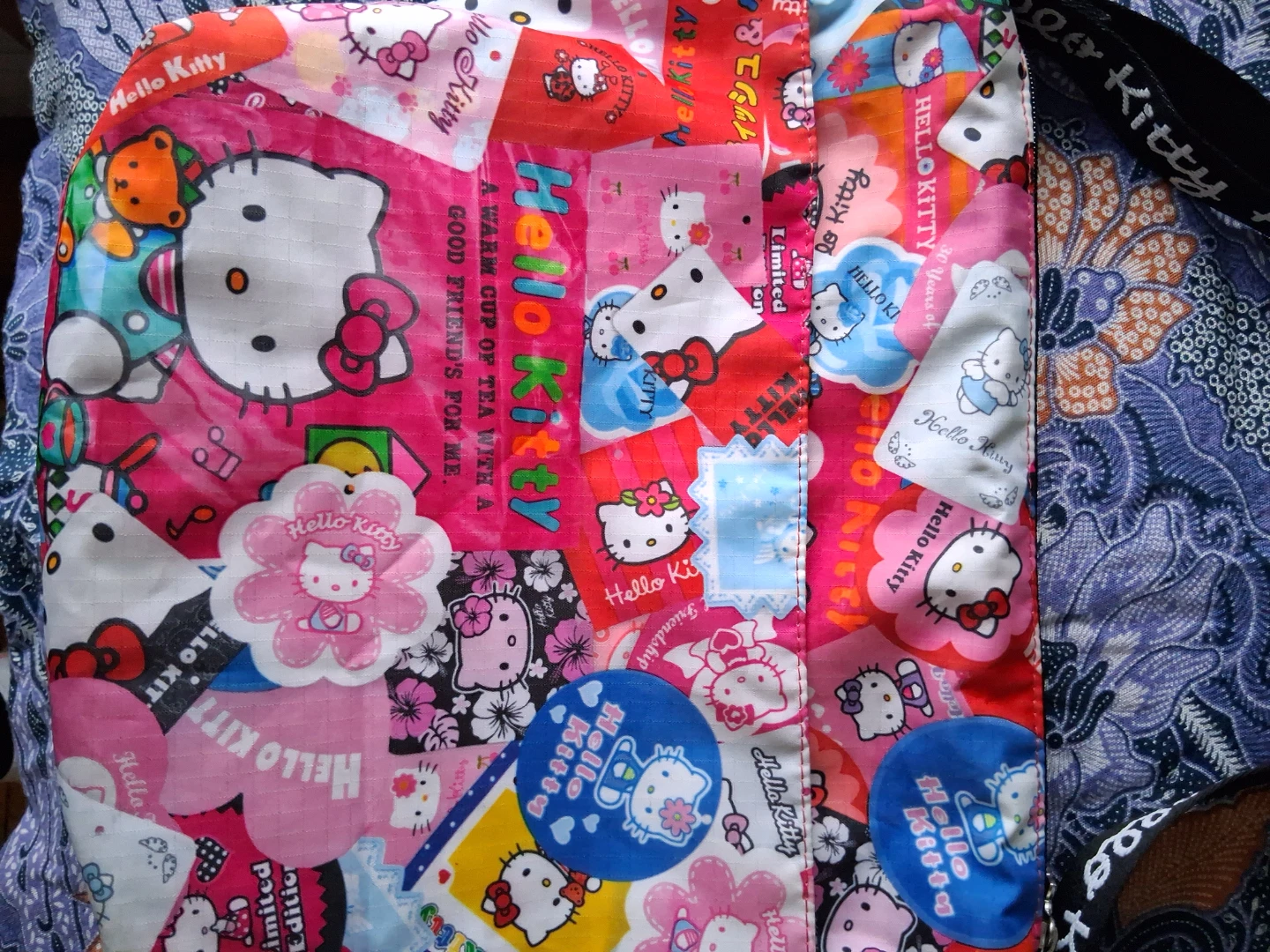LeSportsac Hello Kitty Shoulder Bag - photo 3