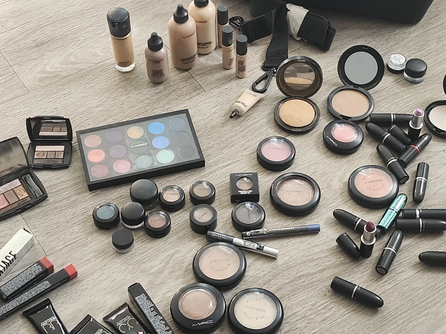 MAC Cosmetics  one day only  lmt. Supply - photo 4