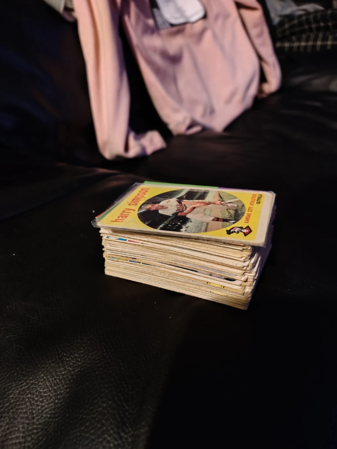 Vintage 1950s-1970s baseball and hockey cards lot of 76 - photo 2