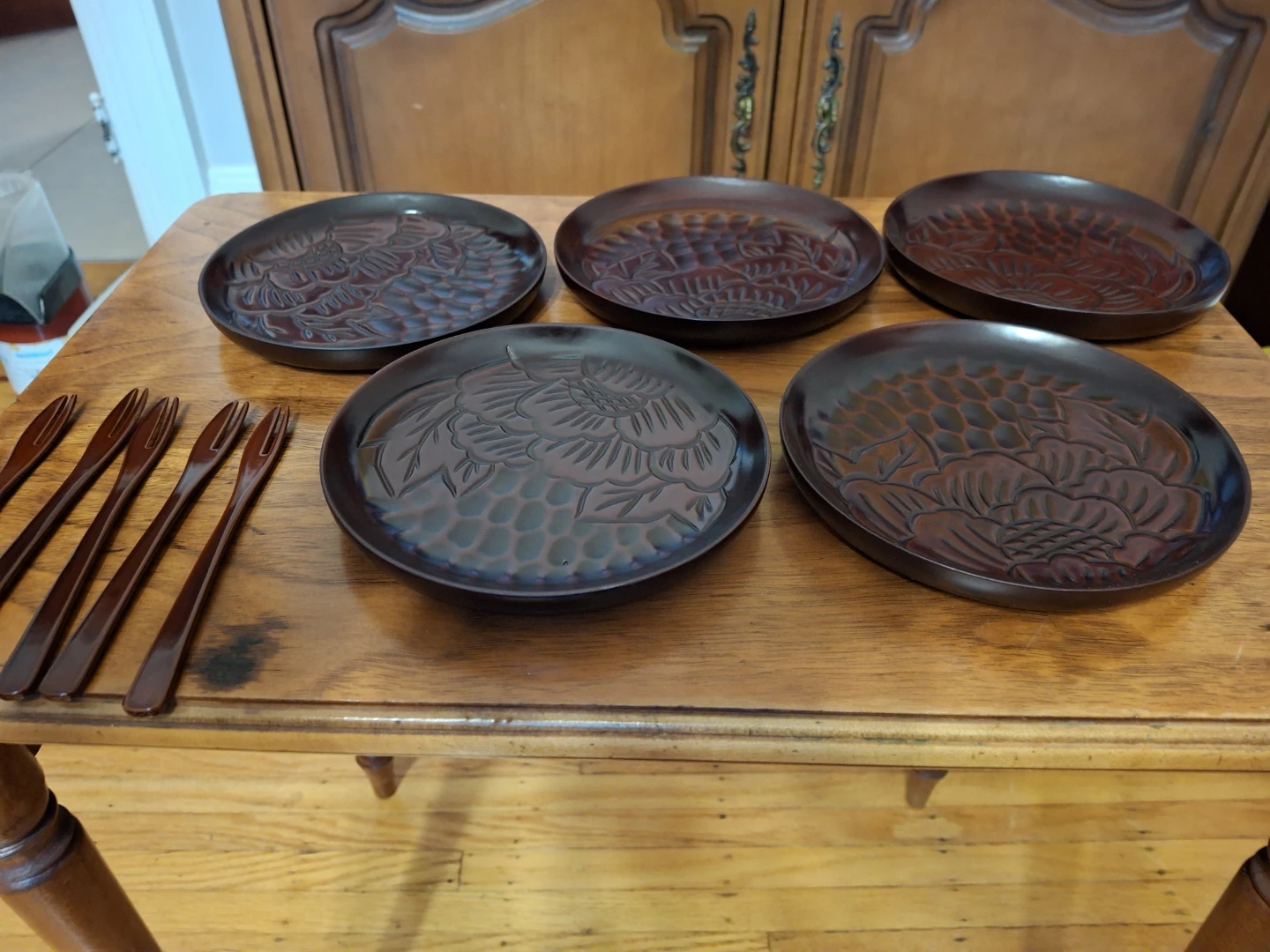 Set of 5 Japanese Lacquerware Plates and Picks - photo 2