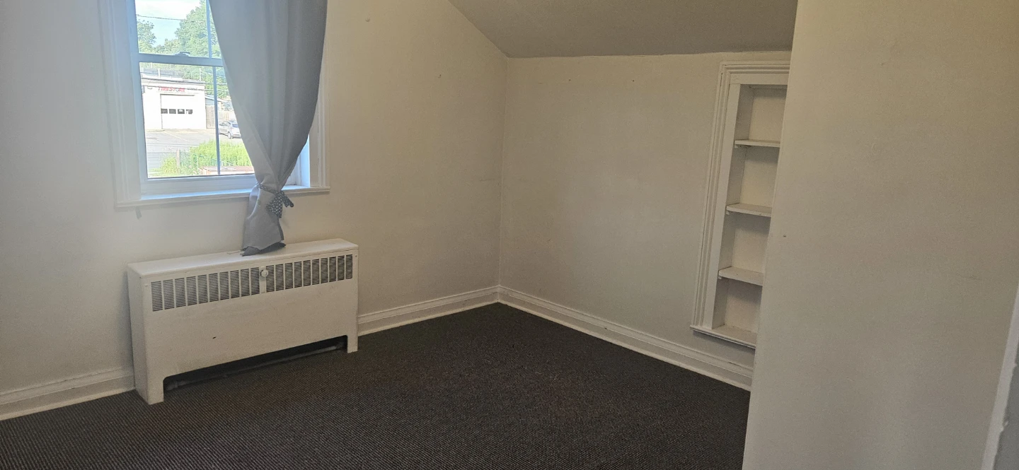 2 bedroom apartment  in Stouffville Main st& 10th line - photo 3