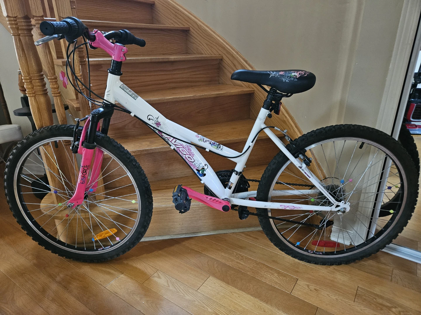 Amigo 21-Speed Girls Mountain Bike