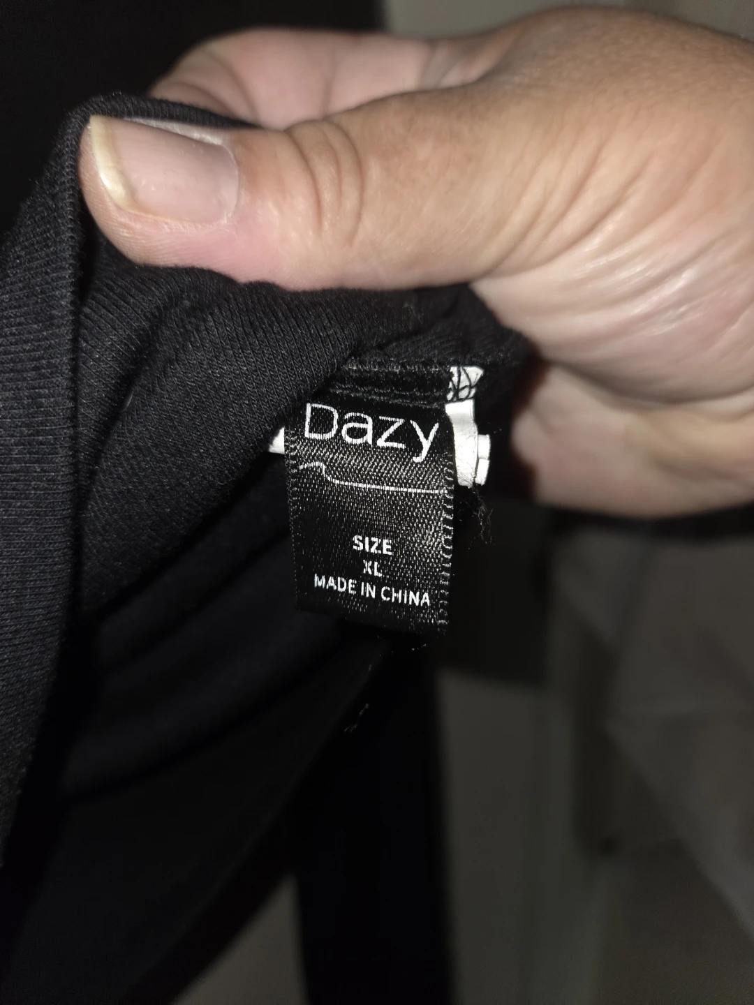 Dazy Long-Sleeved V-Top in a Ladies XL - photo 3