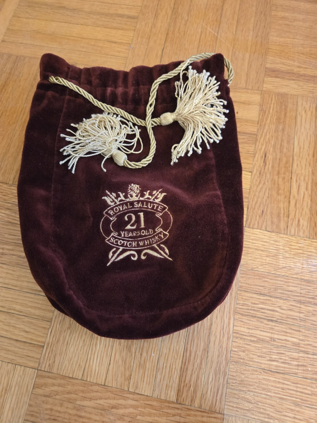 Collectible Royal Salute 21 Years Old Scotch Whisky Velvet Pouch