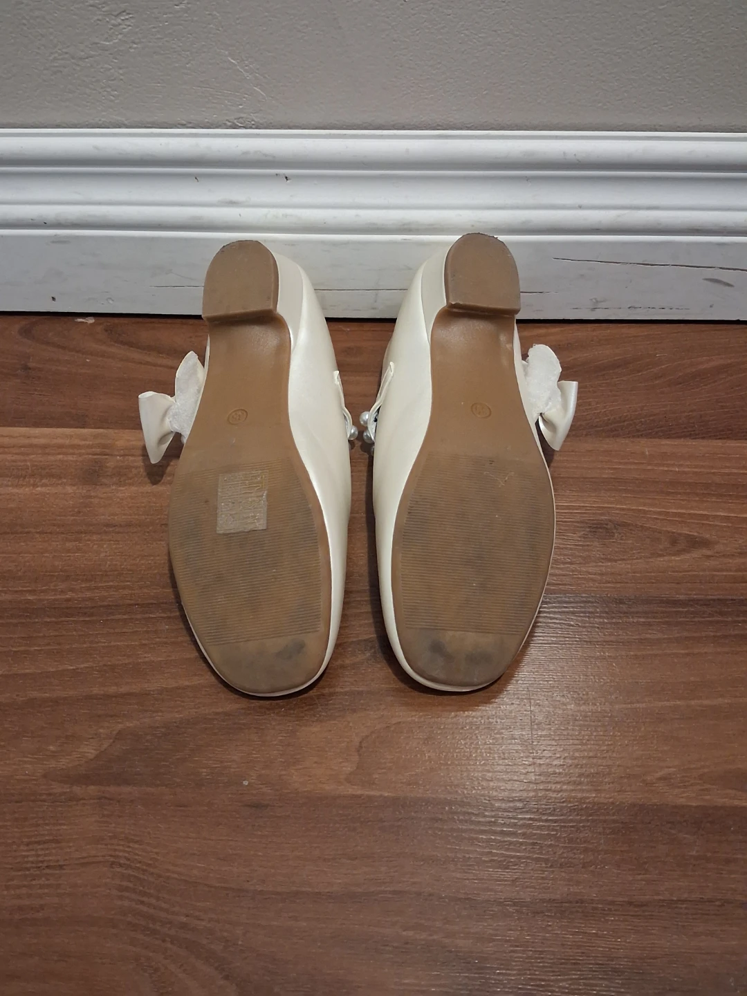 Girls Shoes with Pearl Strap - photo 4