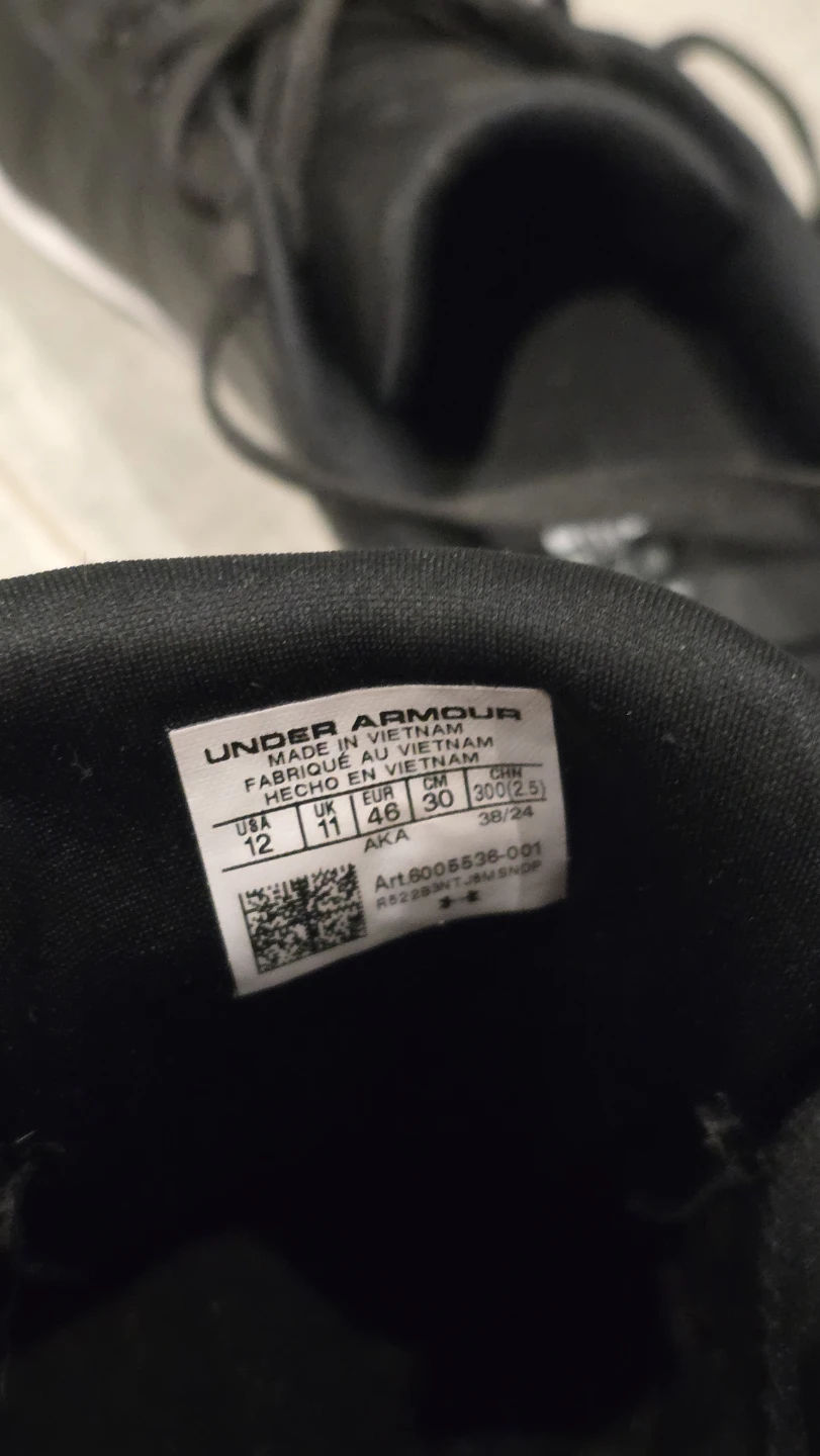 Size US 12 Under Armour Black Sneakers - photo 2