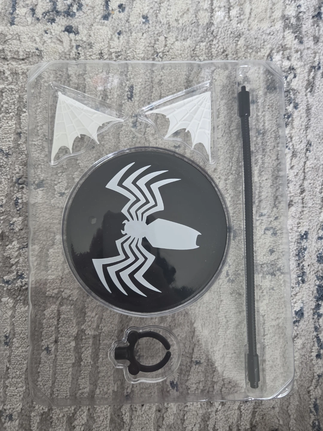 Mezco One:12 Collective Black Suit Neighbor Action Figure - photo 3