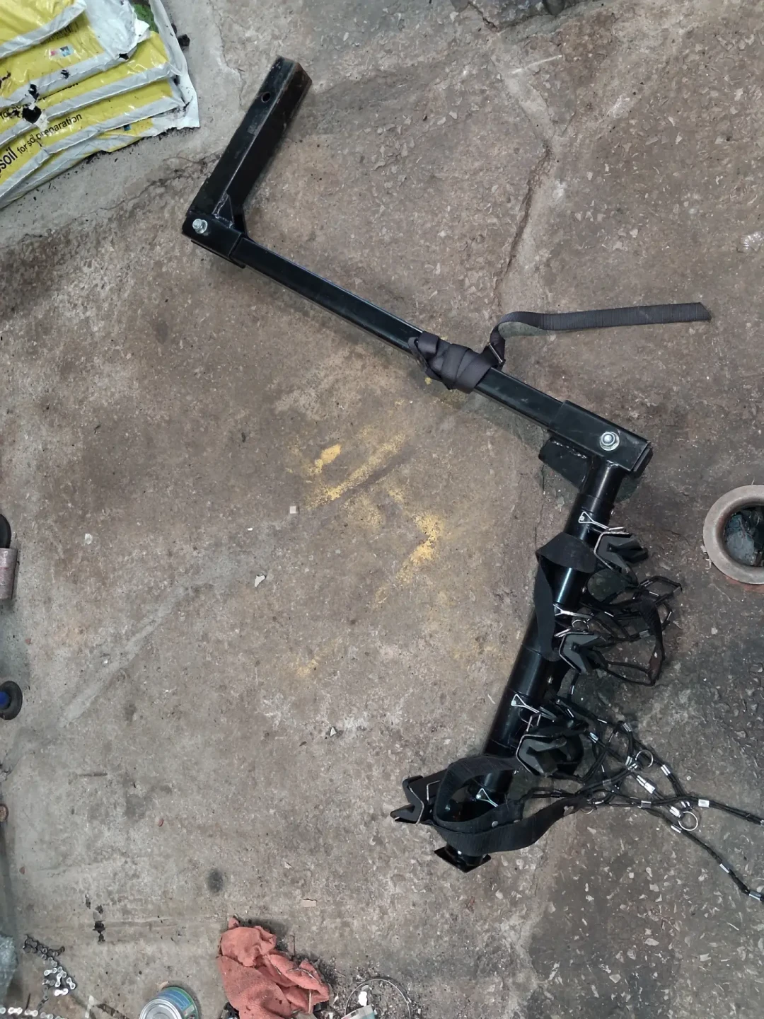 Hitch-mounted bicycle rack