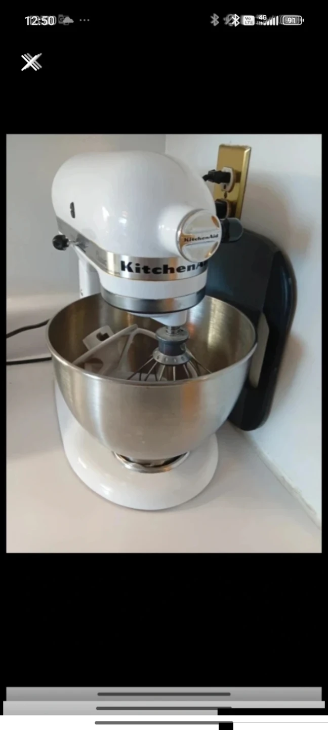 White KitchenAid Classic Stand Mixer