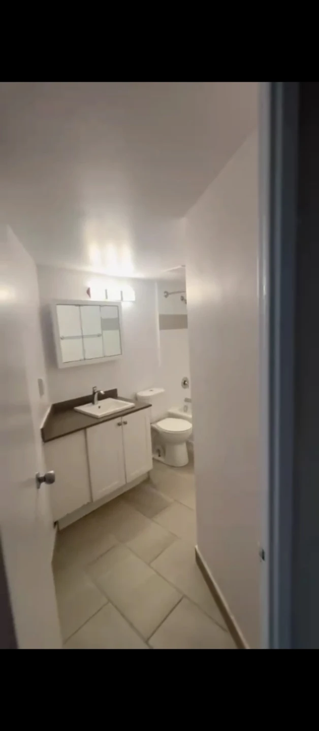 Room for Rent - photo 5