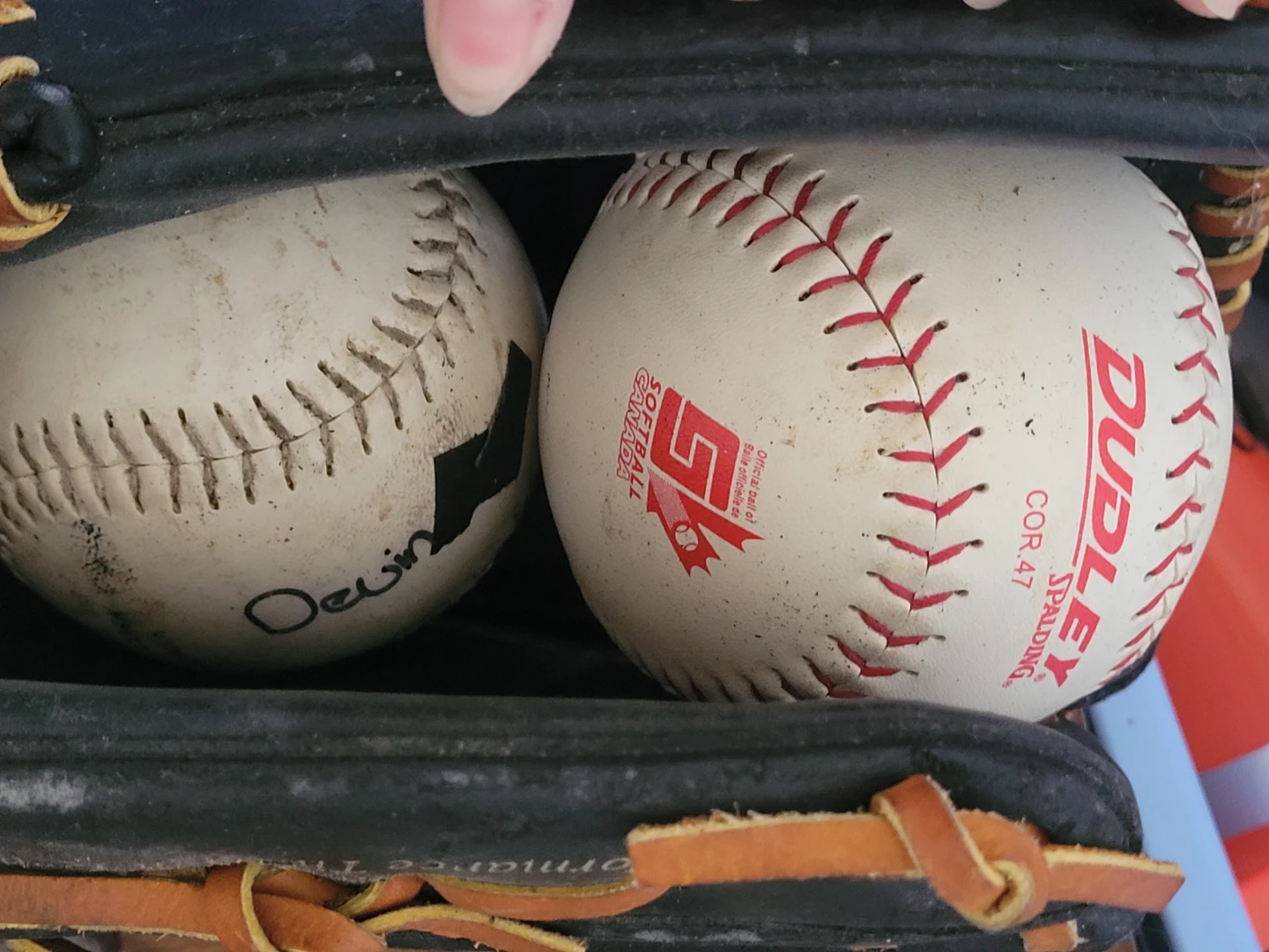 Softball Glove Balls Airbrush Telescope Games - photo 2