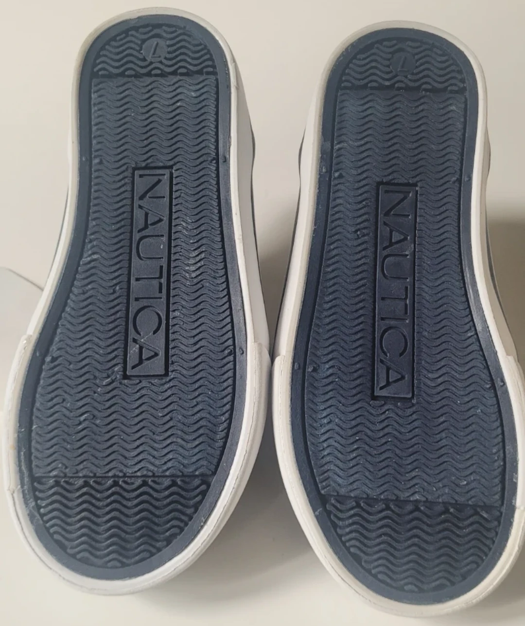 Nautica Toddler Canvas Shoes Size 7 - photo 4