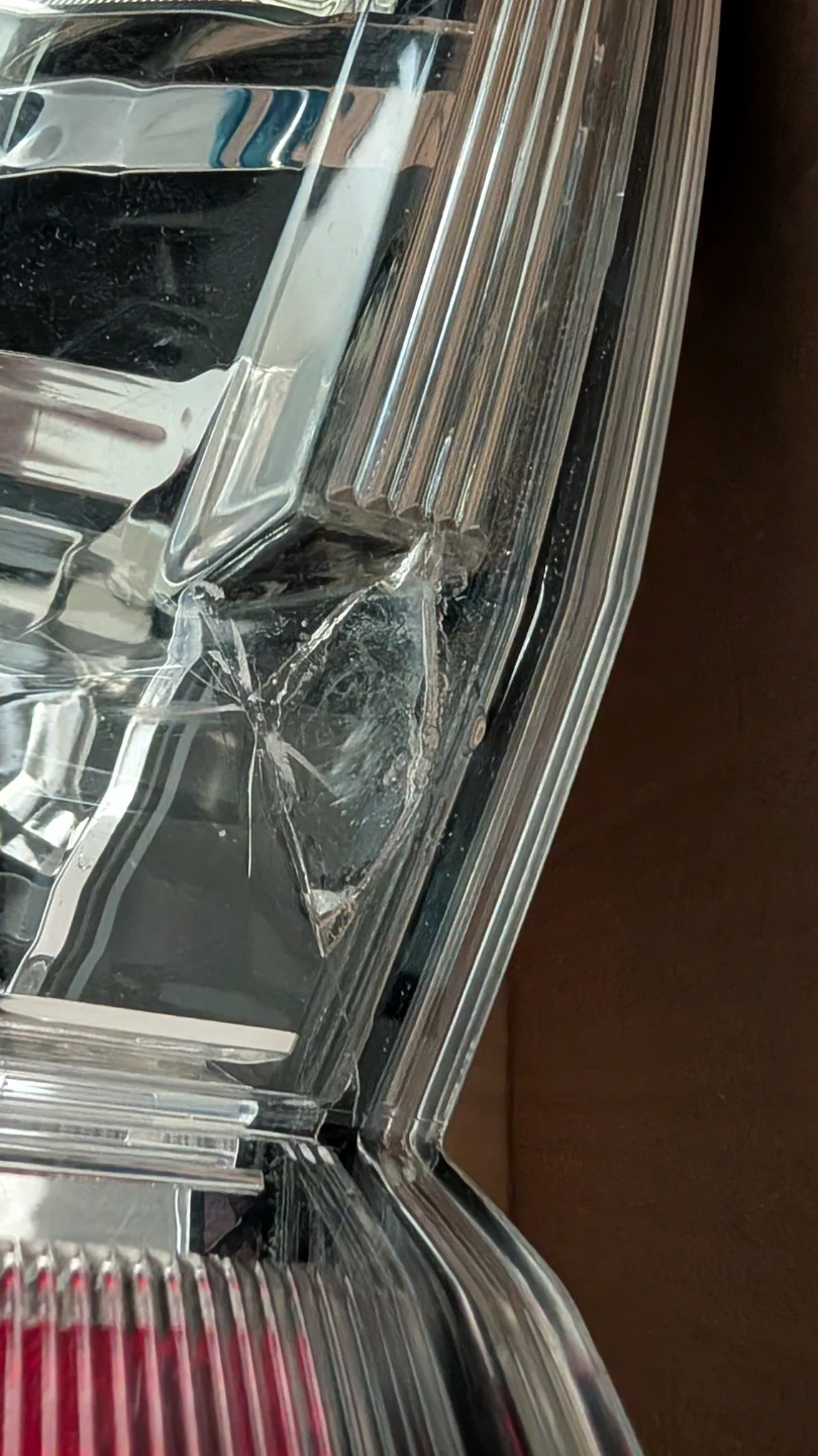 Damaged and repaired 2018 Honda Civic vehicle tail light - photo 2