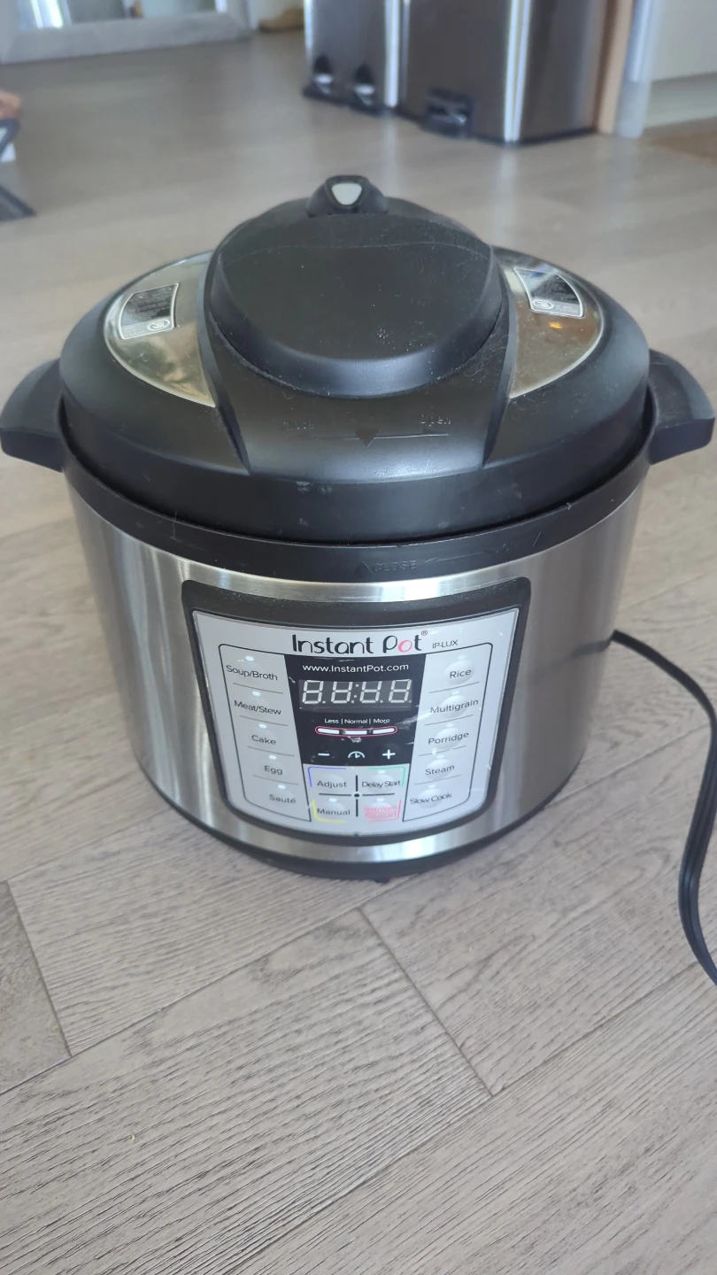 Instant Pot IP-LUX Pressure Cooker