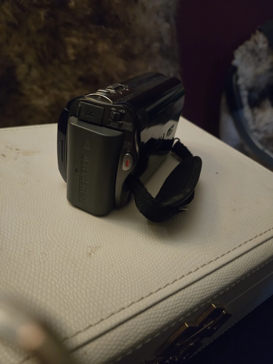 JVC Everio Hybrid Hard Disk Camcorder - photo 3
