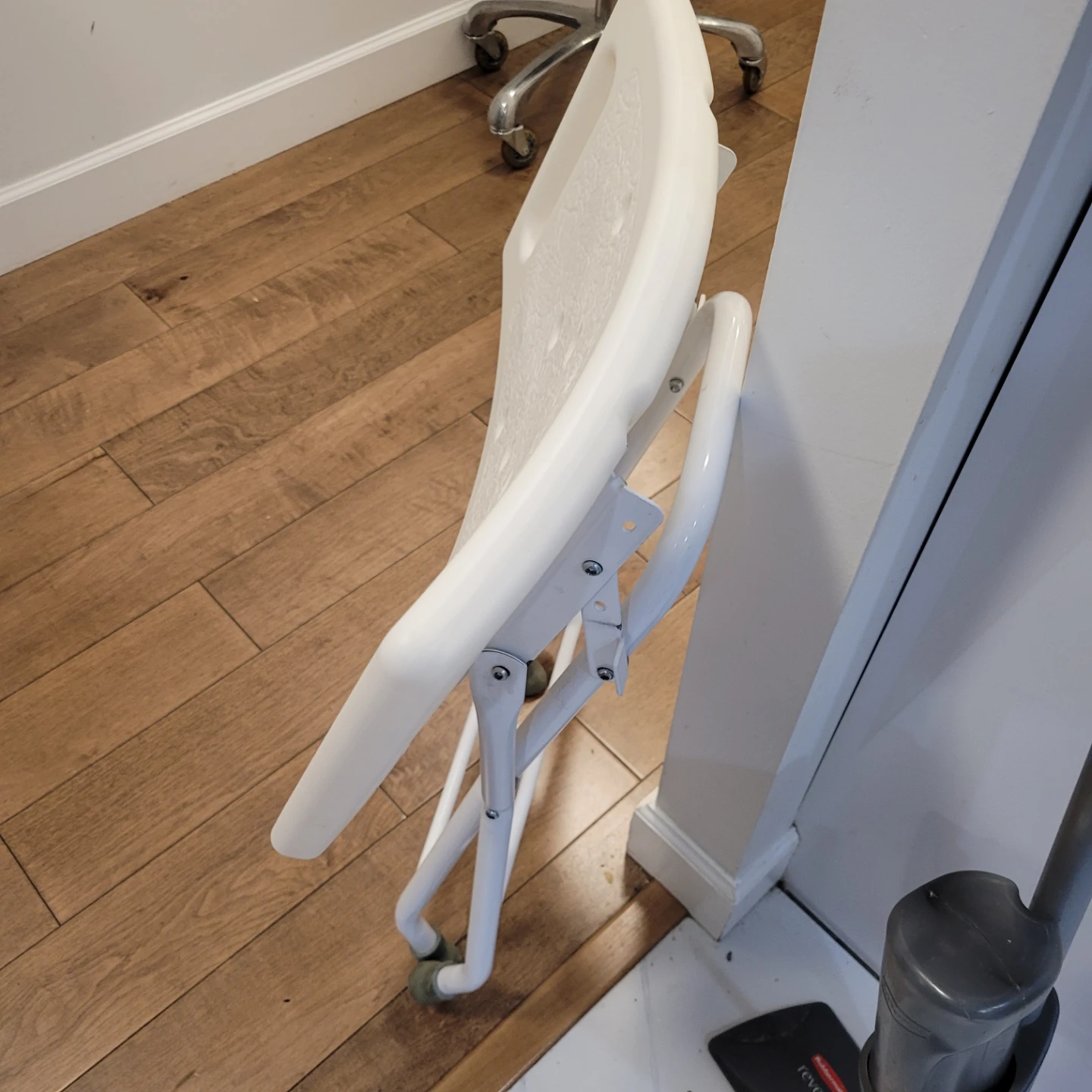 Folding Shower Chair- A SPACE SAVER - photo 2