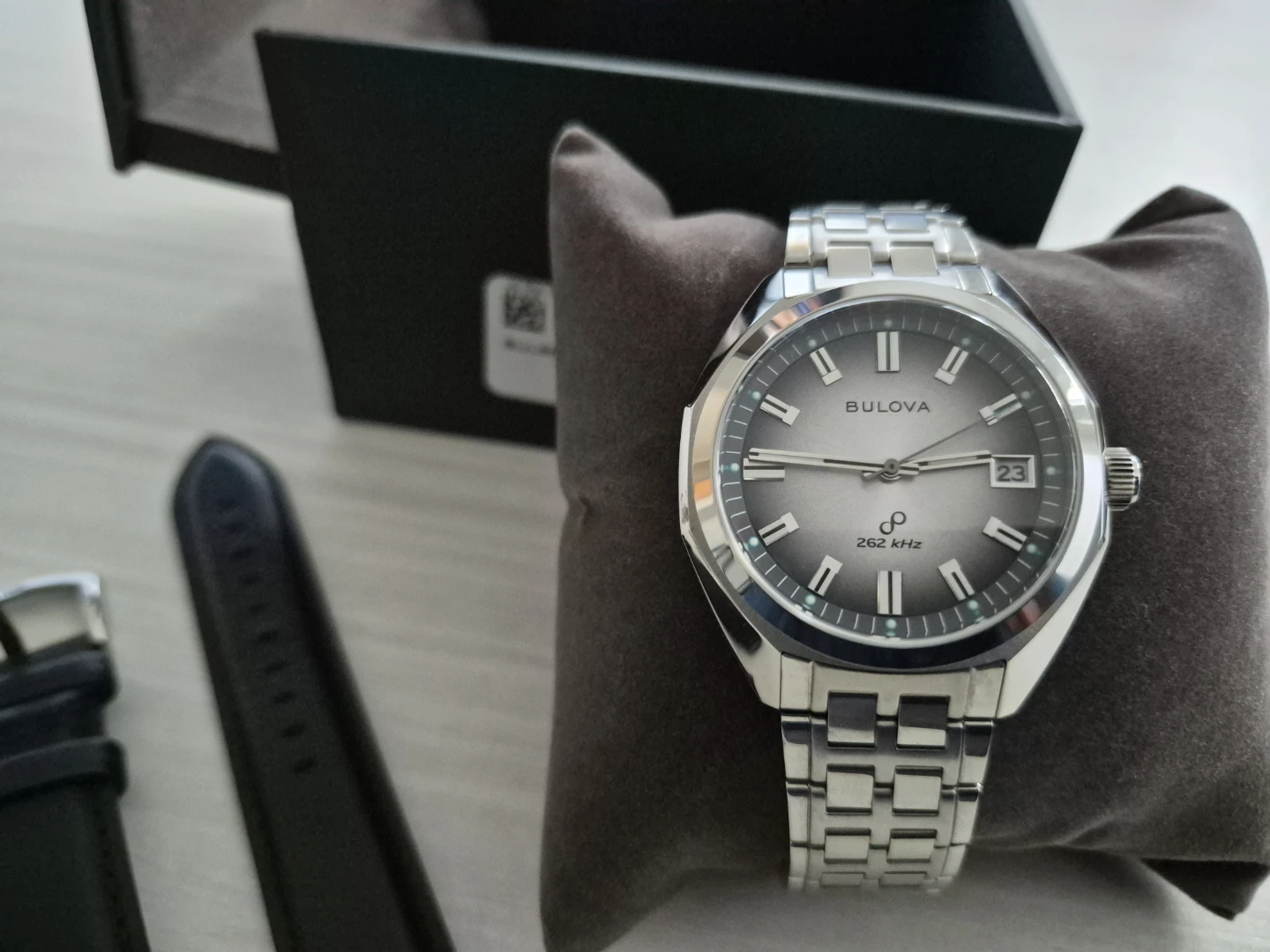 Bulova Jetstar Watch + Extra Leather Strap - photo 4