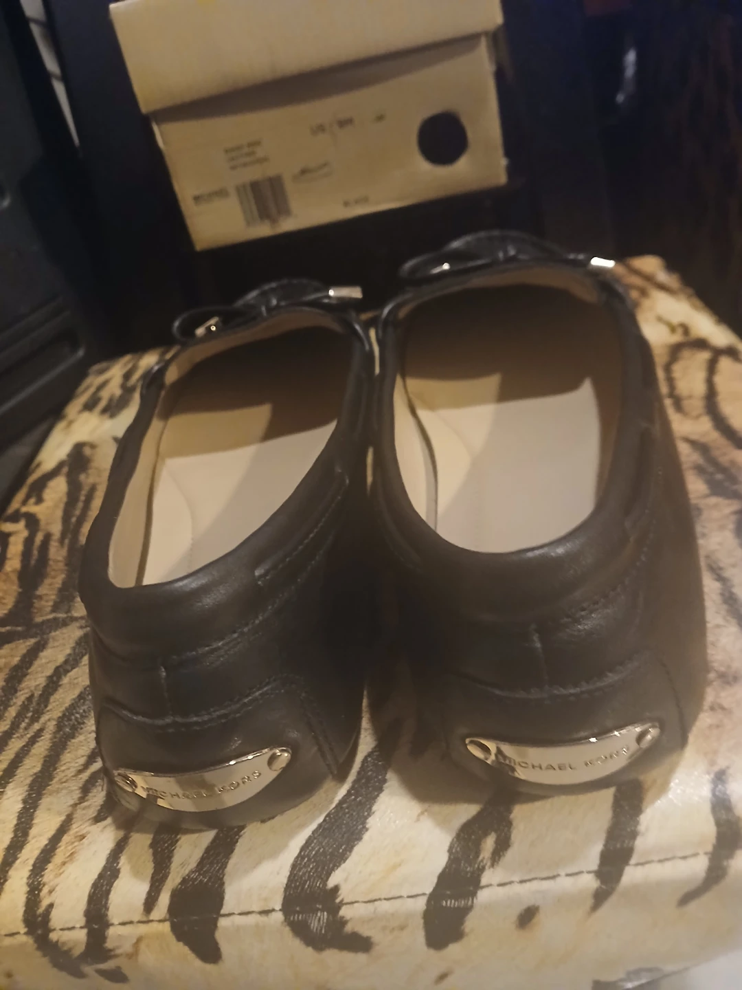 Michael Kors Brand New Loafers Gold Accent Tassels & Plaque - photo 2