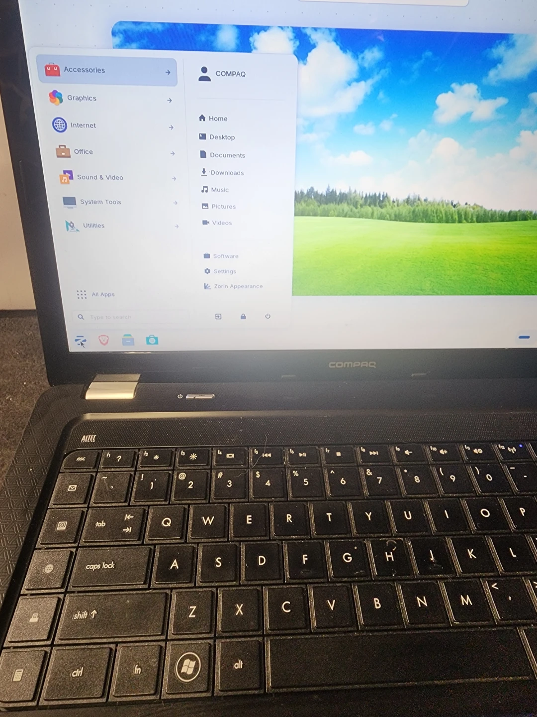 Compaq Presario CQ62 Laptop - photo 3