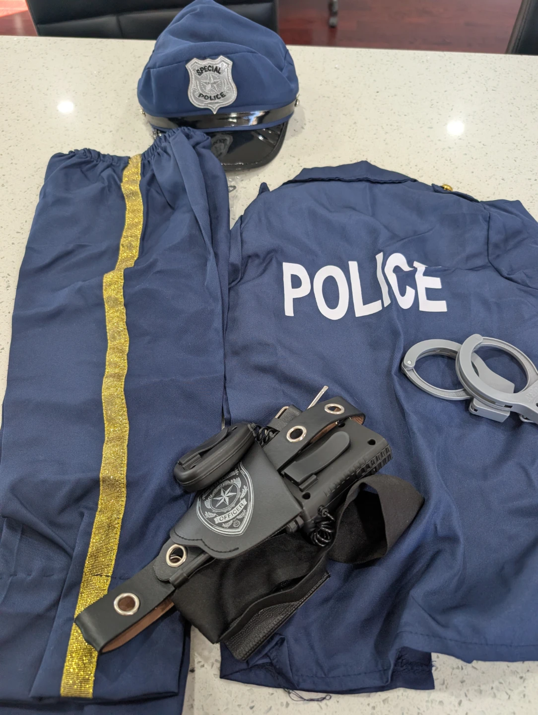 Joycover Police Officer Costume - Size Small - photo 4