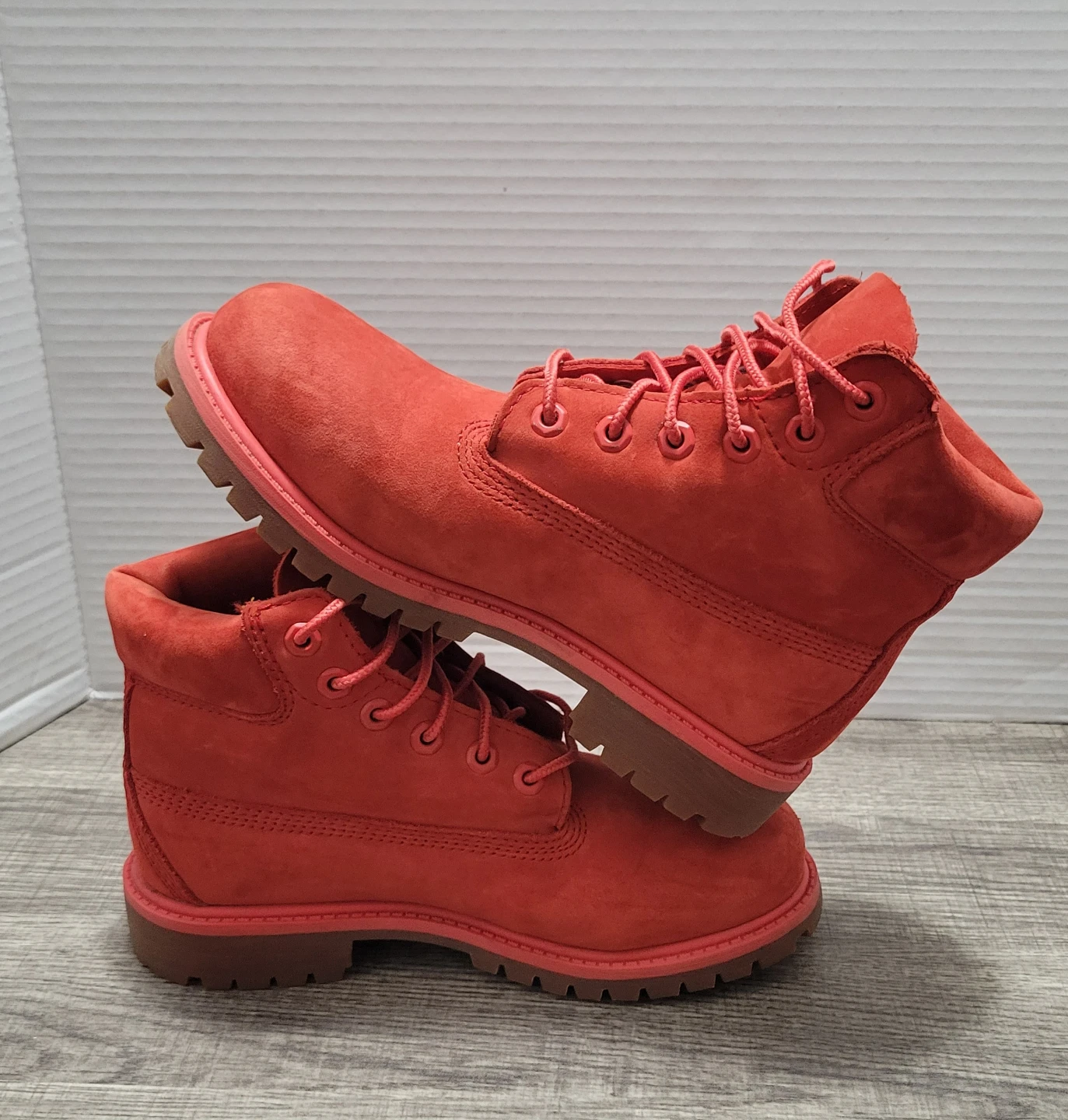 Timberland Boys / or girls Boots Red Size 2 - photo 4
