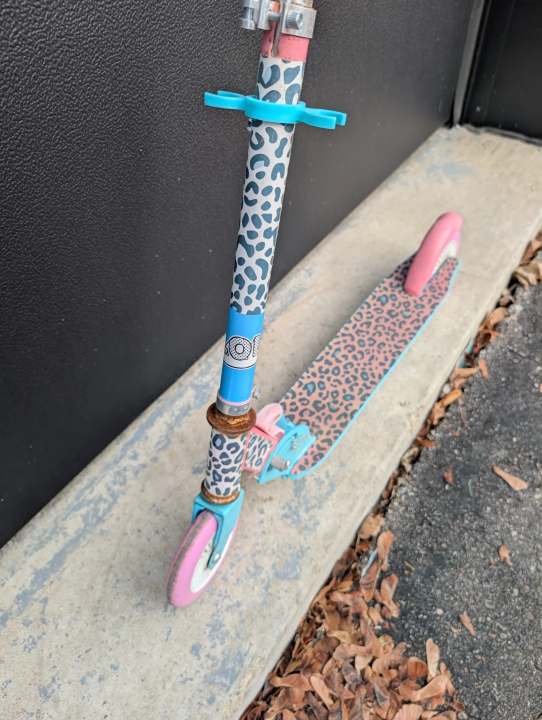 L.O.L. Surprise! Foldable Kids Scooter - photo 2