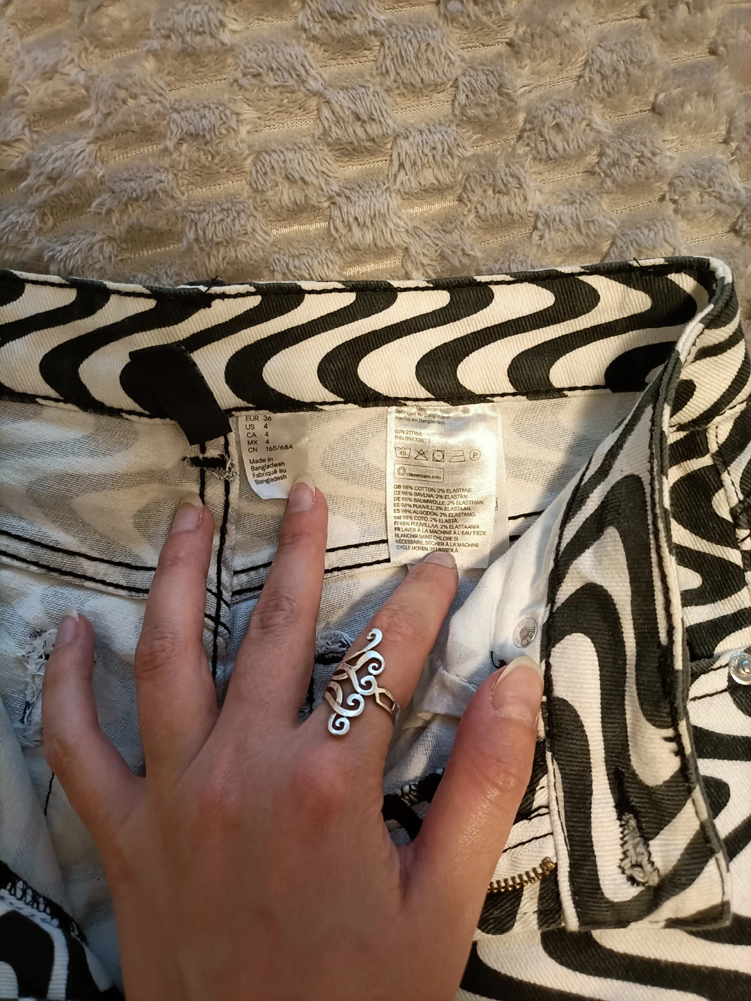 H&M Wavy Print Jeans Black and White - photo 3