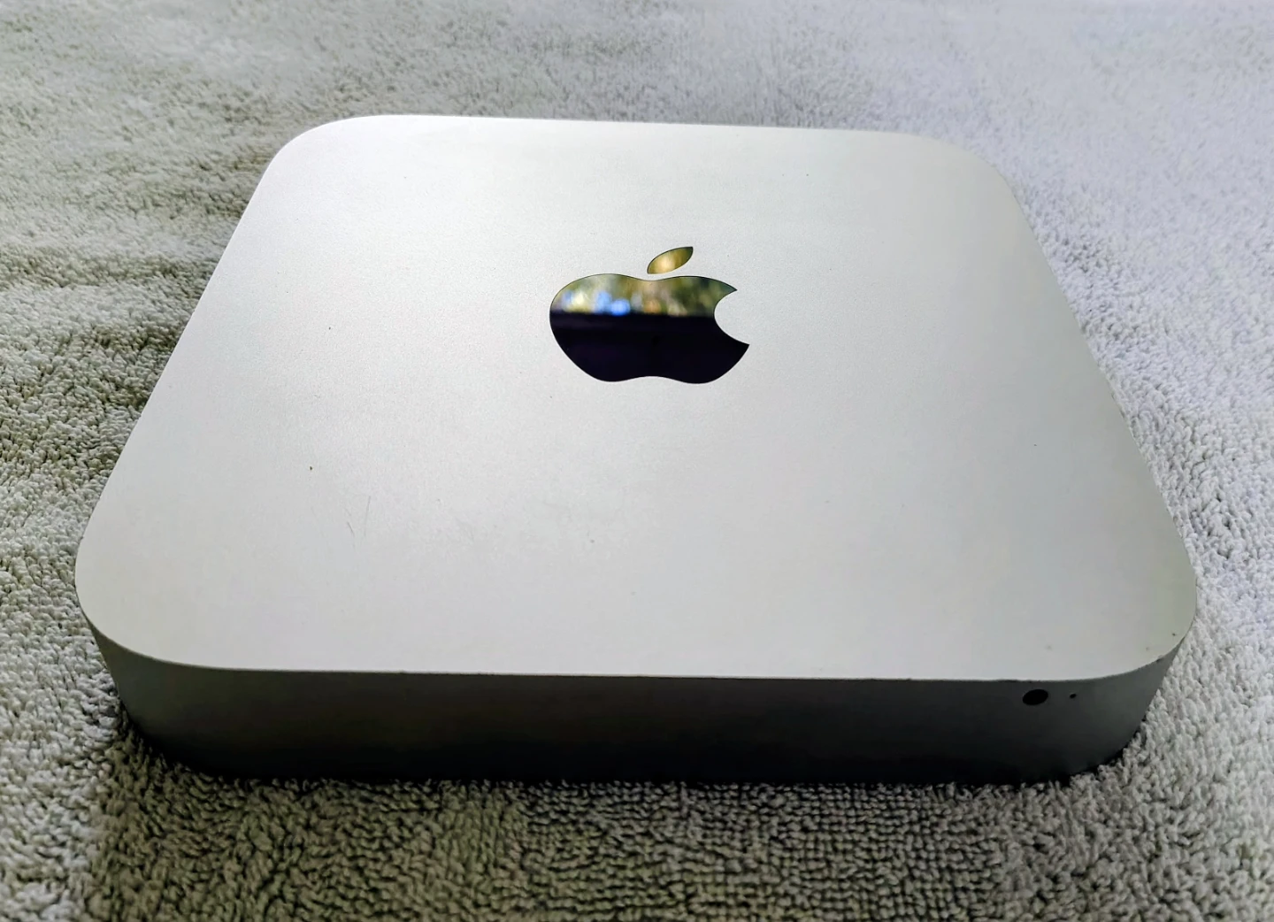 Apple Mac Mini Model (Desktop Computer)