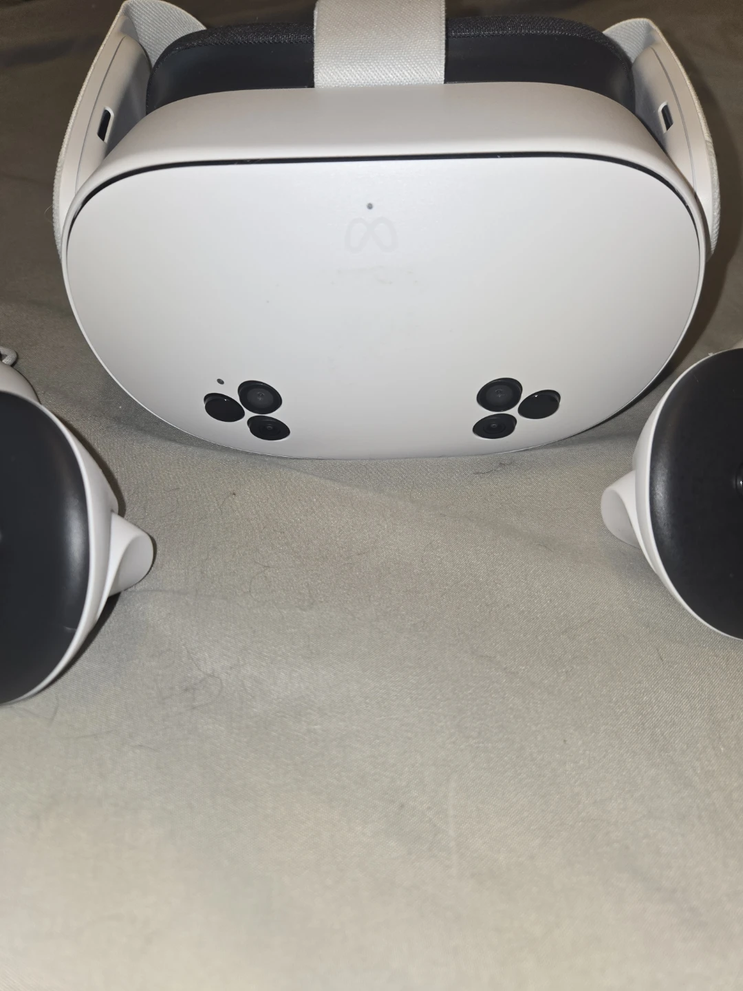Meta Quest 3 VR Headset with Controllers - photo 3