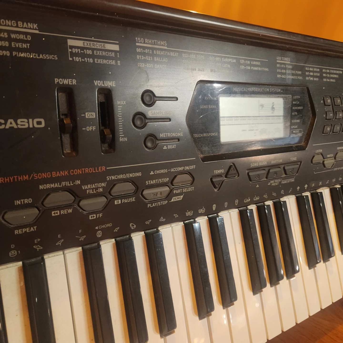 Electric keyboard - photo 2
