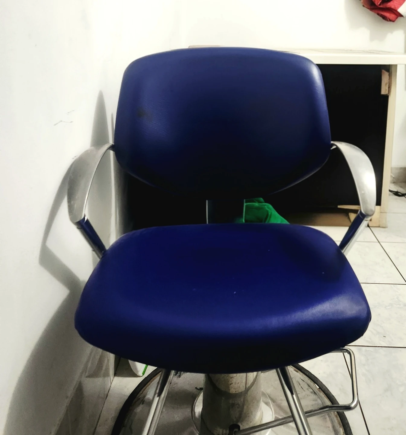 Blue Salon Styling Chair - photo 2
