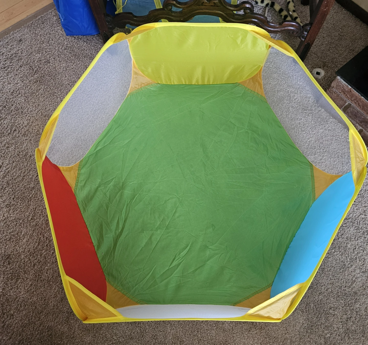 Pop-up Ball Pit with Multi-Coloured Balls