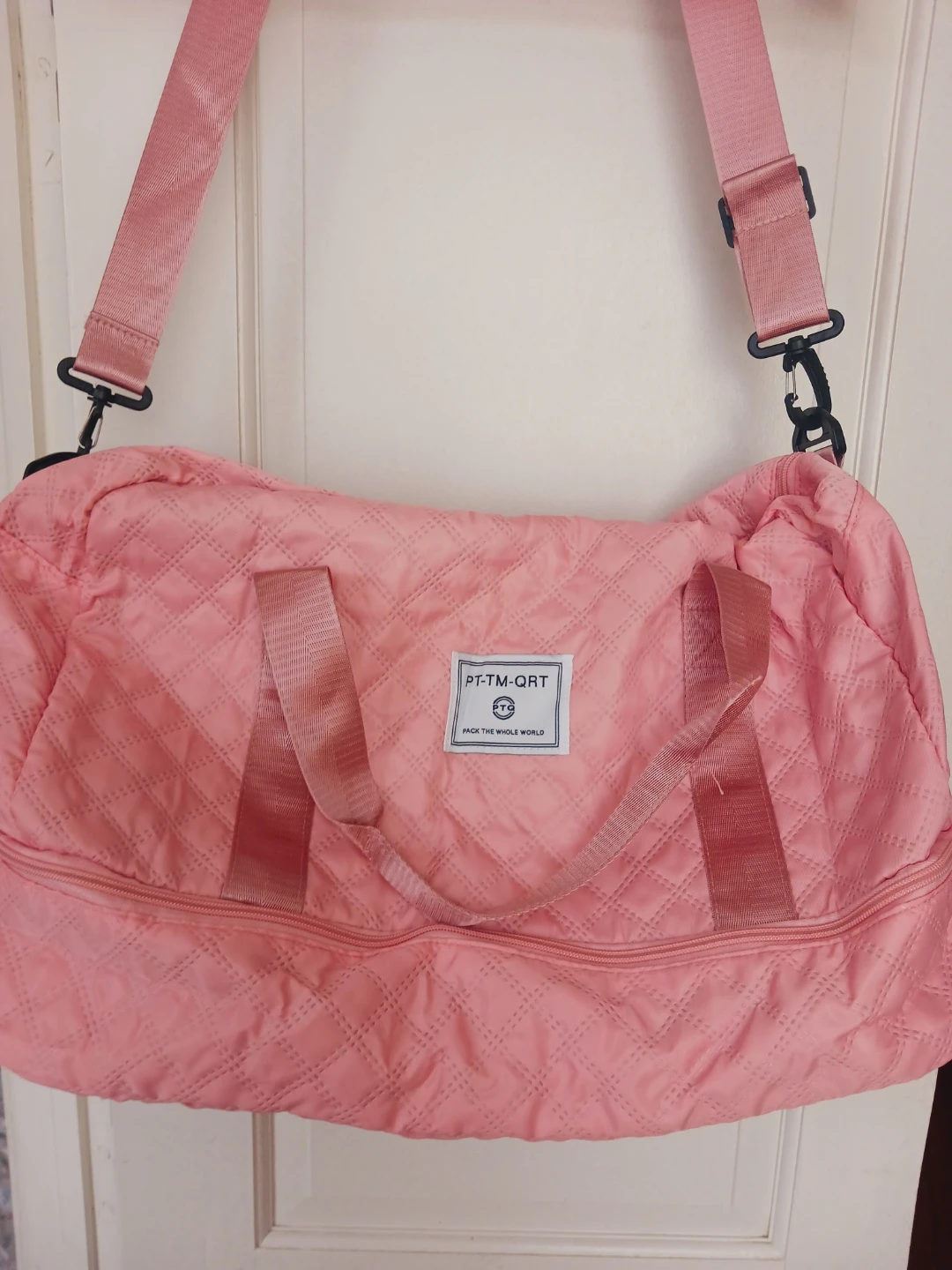 New !! NWT !Weekend Trip Quilted Pink Duffel Bag - photo 4
