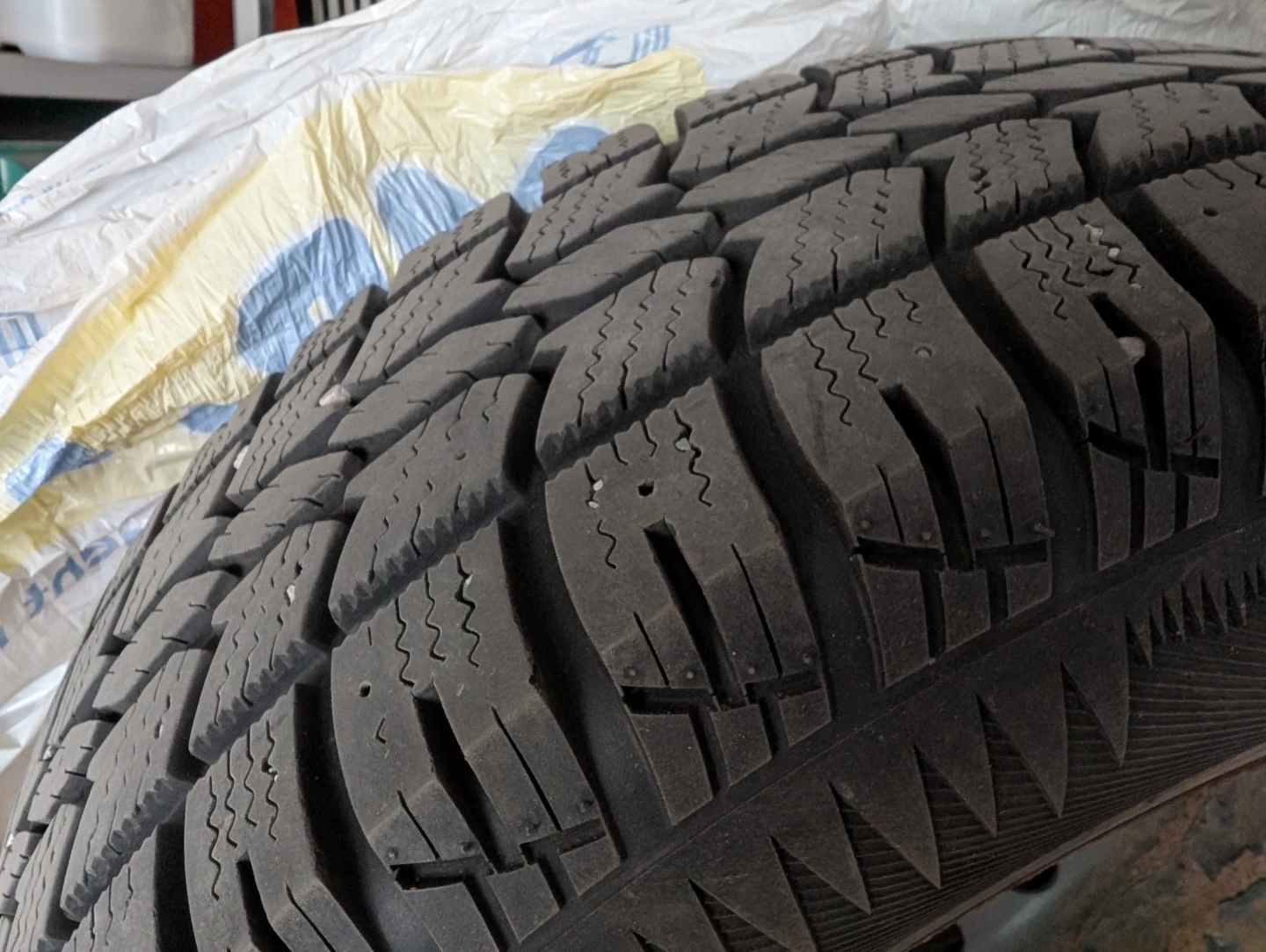 Set of 4 Arctic Claw Winter Tires on Rims