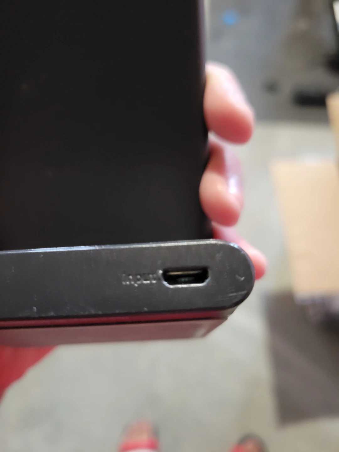 Anker wireless propped up phone charger - photo 3