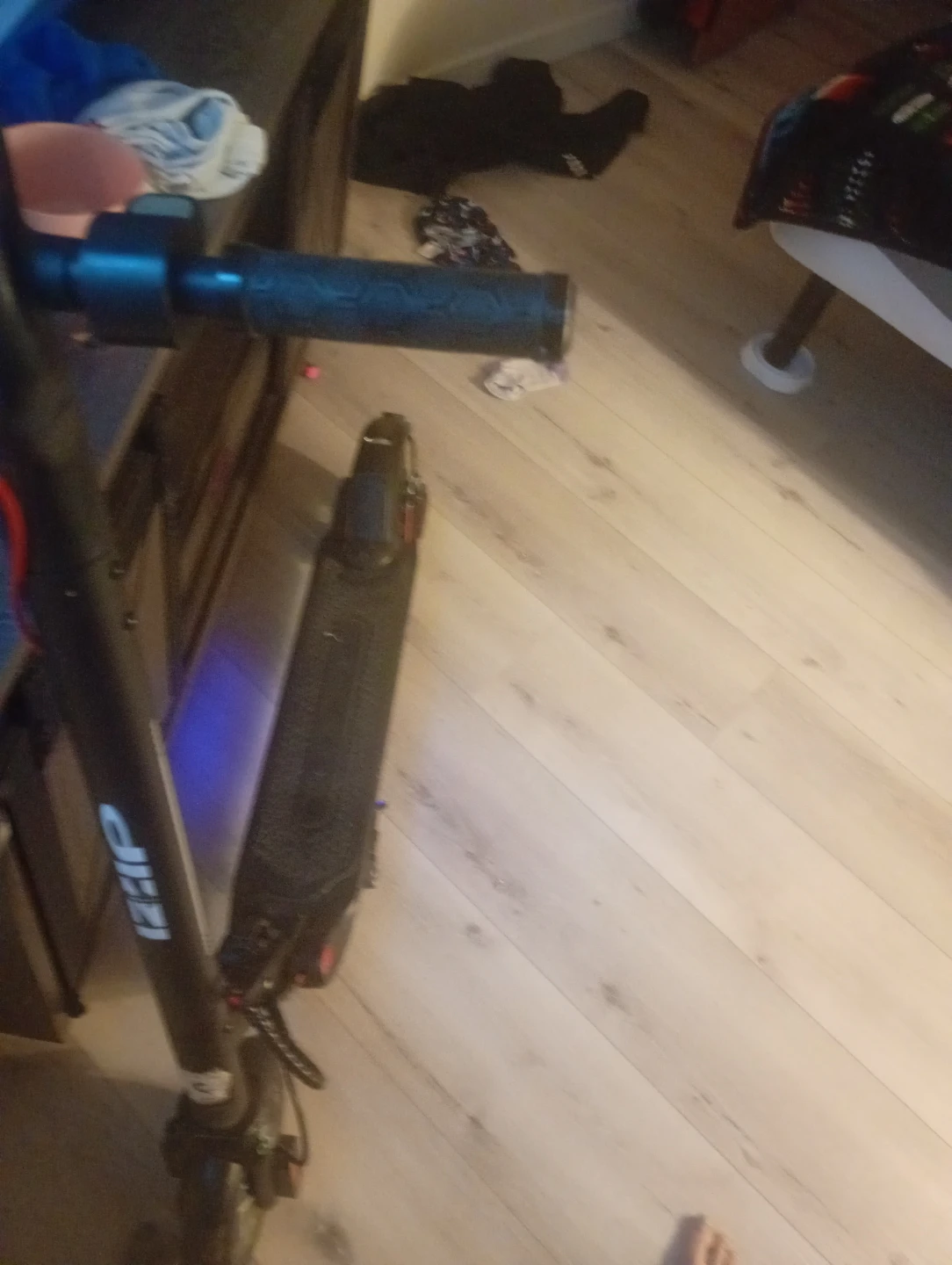 Black izip scooter - photo 3