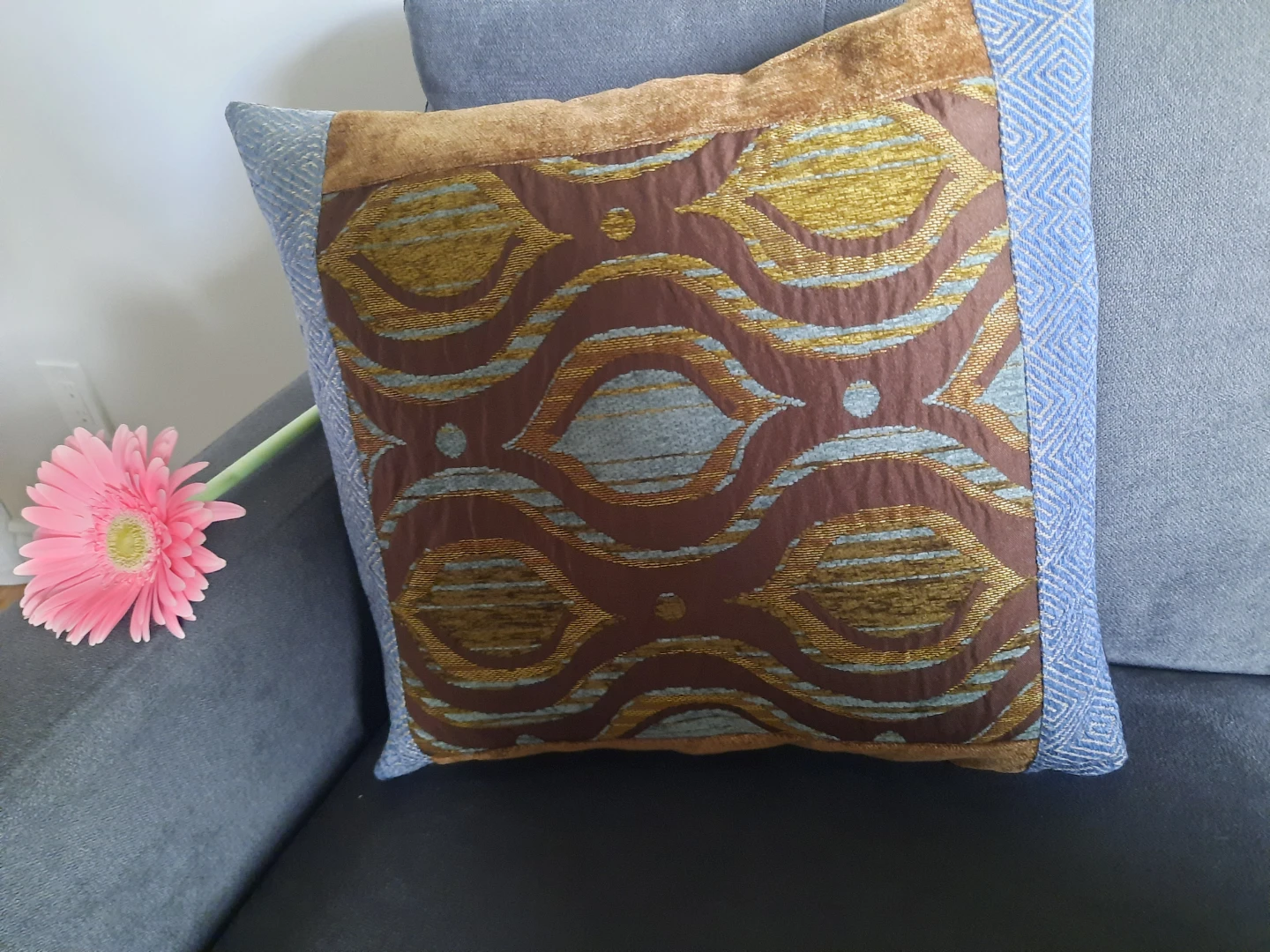 handmade & new, Decorative Throw Pillow - photo 3